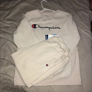 SOLD!!! Sweat suit , it’s XL in Kids was to